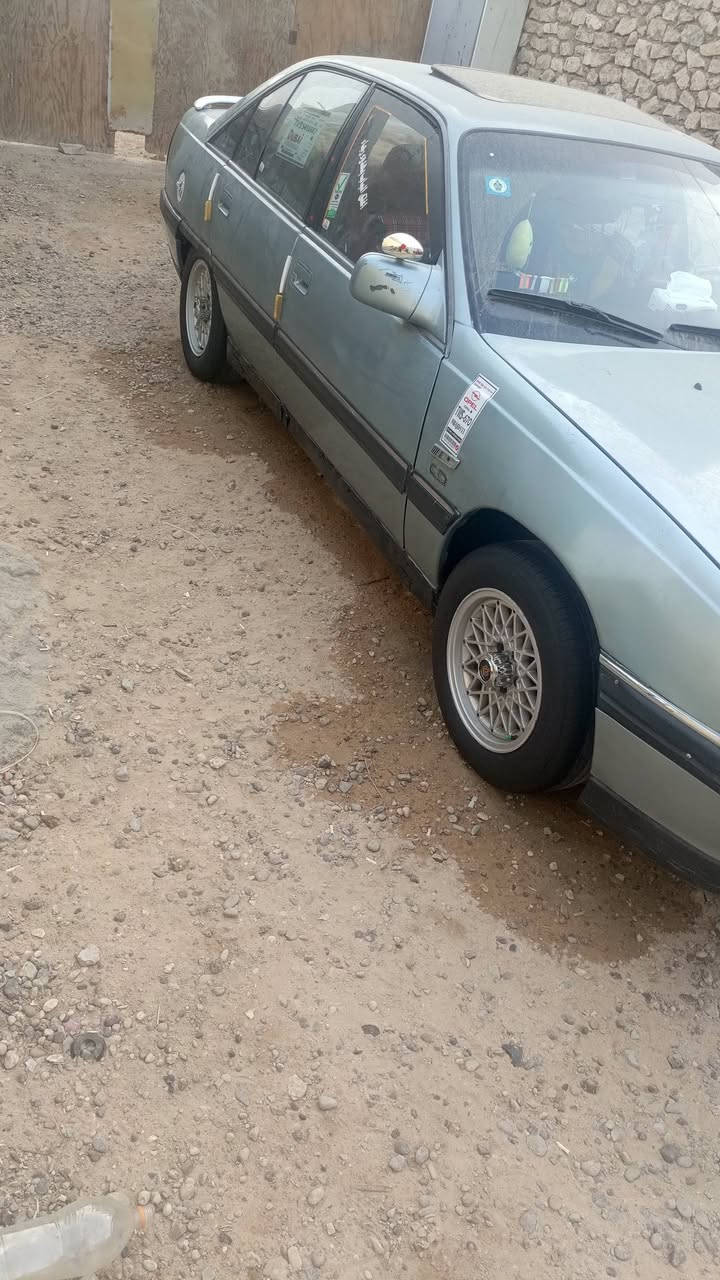 السلام عليكم باسمي اني 2030 موديل 91 محرك 2000 بلادي العنوان رمادي بذياب السياره مصبوغه جماليه السعر خاص خاص ***********
