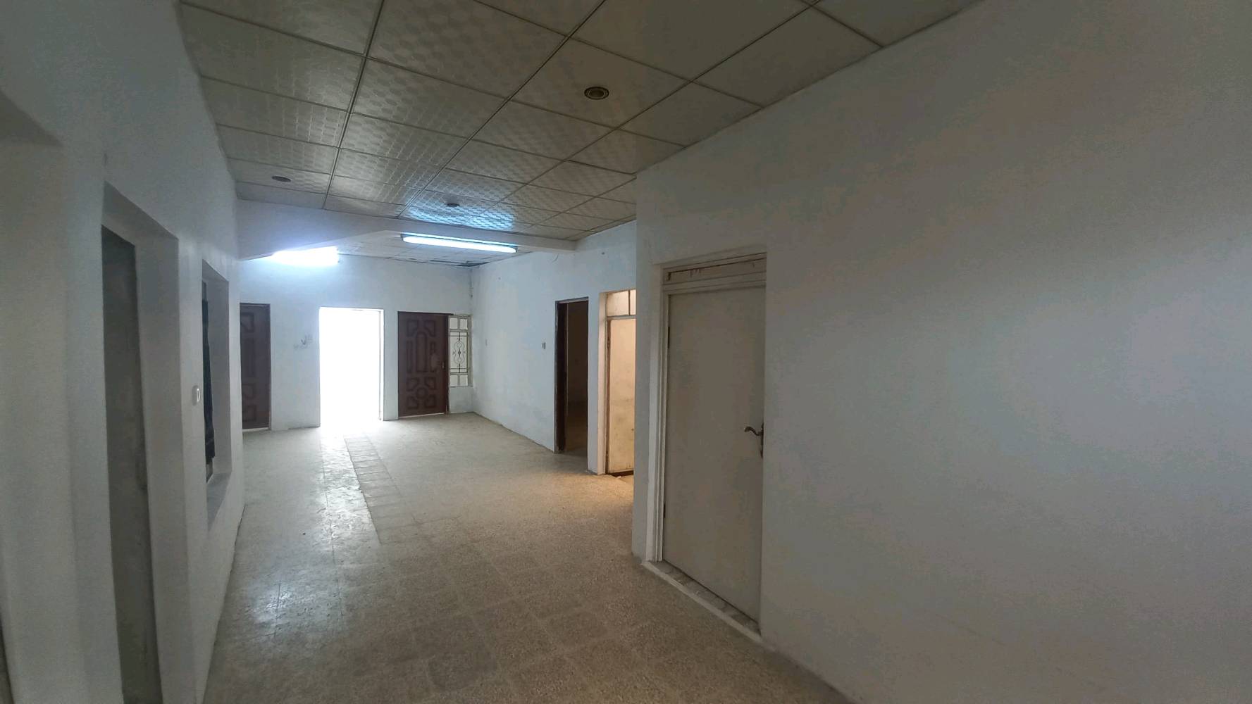 الرشيدية قطاع الخامس قرب جامع الورشان 
عدد الغرف 3 + استقبال
المساحة 254م 
للاستفسار اكثر اتصل بالرقم 