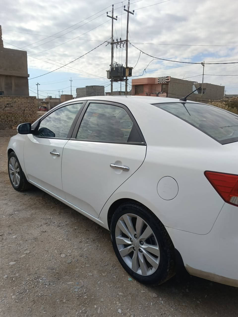 كيا سيراتو مديل13رقم سليمانية مميز حلوة تحويل ثاني يوم  وجاهزة من النقوصات كير مكينة صدر كلة مضبوط فول مواصفات عدة البصمة الفتحة شفتات ستيرن ستة كير رياضي  اي بيس حساس خلفي دسك امامي خلفي السعر96ومجال مكاني بعقوبة
***********
