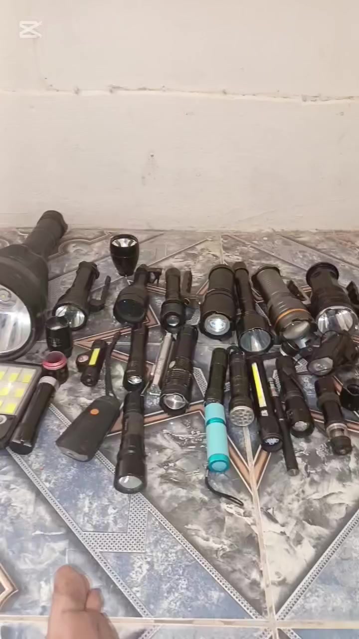 34لايت حديد كلهن كبار وزغار
وبيهن ليزرات مال سل ا ح 
و4كامرات وهاردات 3, وابي ثري 
ابل 2 وكامره سياره وحده 
ال ع باب الله يفيدنه شلعه وحده
سعرهن 275 شلع


**إذا كنت صاحب هذا الإعلان وتريد حذفه لأي سبب، رجاءا أرسل رسالة إلى الدعم الفني**