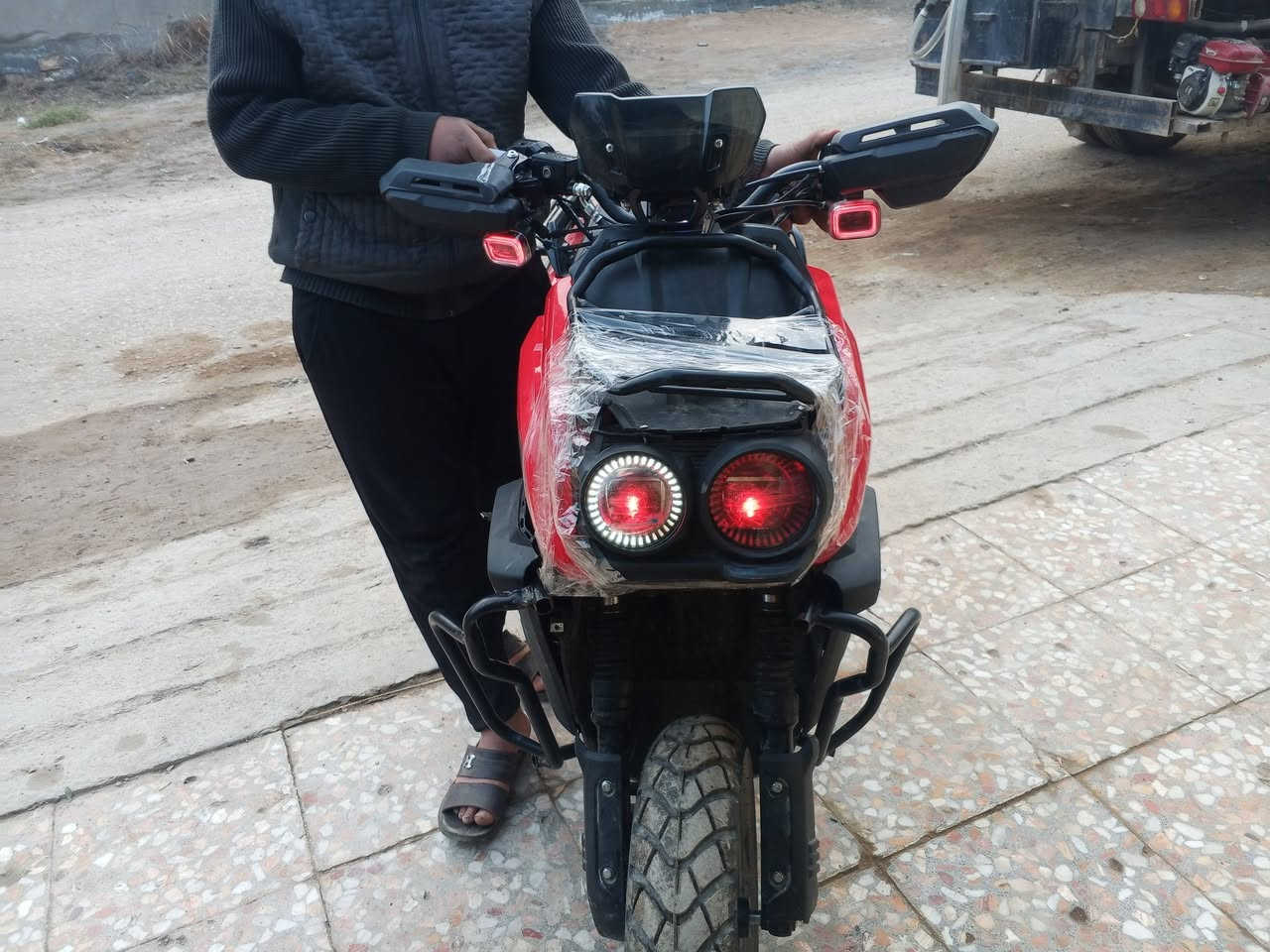 دراجه للبيع موديل 25 دراجه خير من الله بس بيه ضربه من كدام المكينه اخت الجديده السعر 800 وبيه مجال المكان يم مستشفى الهاشميه العام رقم ‏‪***********‬‏
