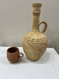 طقم فخاري • دلة ومج • يدوي