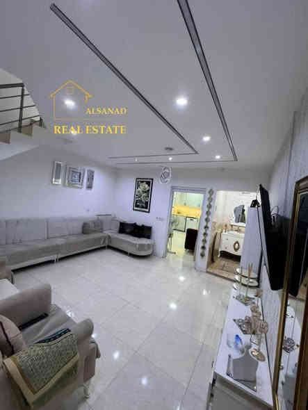 #موقع مميز / حي الخضراء_خلف حفتا بازار
#جنس العقار (زراعي مسجل تسلسل بلدي
مشمول بقرار التمليك) 
#يتكون_من طابقين
المساحة الكلية للدار 135 متر بواجهة 5 متر 
(البناء الفعلي 100 متر والباقي حوش خلفي اوفضلة)
#المحتويات/ 
طابق1 _ غرفة نوم مع الهول والدرج الداخلي مع المطبخين اضافة للصحيات والكراج مع حديقة خلفية 
ط2 _ غرفتين نوم مع الصحيات وسطح 
#السعر مناسب
للاستفسار راسل بريد الصفحة
اوالاتصال 
***********
#السند_للعقار🏡
