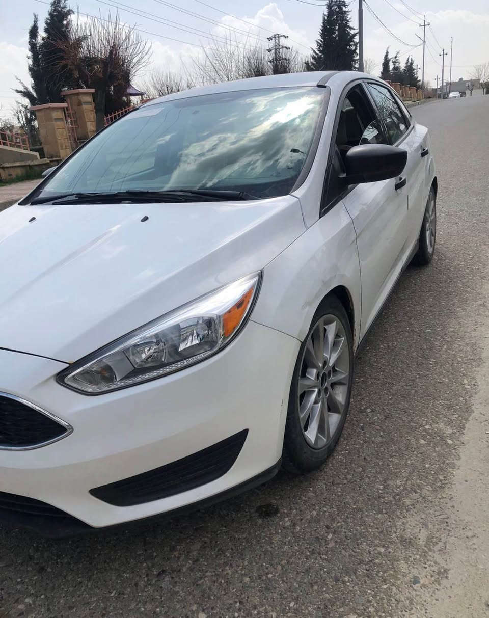 فۆرد فۆکس  
2016  
مەکینە 20 بێ تۆڕبۆ  مەرغوب 
گێڕوو مەکینە بەشەرت 
گێڕی لۆکی لەسەرە 
سەیارەکە بە ناوی خۆمە  ڕەقەم و سەنەوی تا مانگی 9 ی 2029 تازەیە  
 6 پارچەی بۆیاغە بەبێ ناو گرتن 
پێش و پشتی کەپسە 
کامێرە بیلادی 
سپێری دانەبەزیوە 
88 هەزار مایل ڕۆشتوە 
تەبریت و ساردو گەرمی بەشەرت 
سەیارەی ماڵەوەیە هەموو شتێکی بەشەرتە  
***********
***********
رقم شانسی1FADP3E24GL202332 رانية, السليمانية
