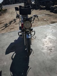 دراجه جني نضيفه ما بيها كل نقص اوراق كامله كل شي بيها شغال ناقصها باتر...