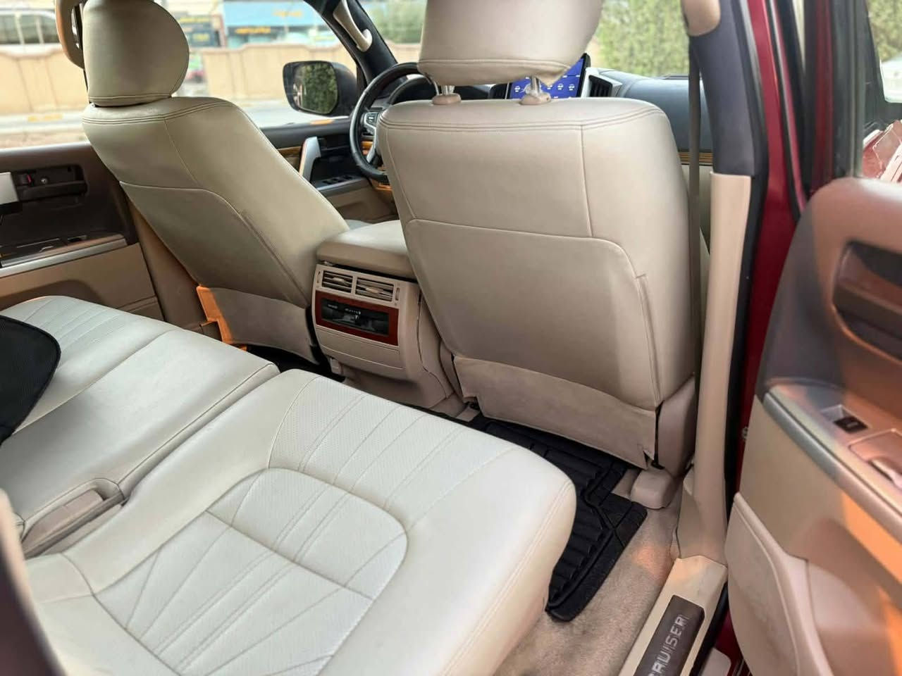 جكساره موديل ٢٠٠٩ محدثه ٢٠٢٠ داخل وخارج تحديث اصلي سياره جاهز مال جناي مكينه ٨ سلندر حجمه ٥٧٠٠ مواصفات لكزز فول مواصفات واحد عله واحد رقم بغداد انكليزي بسمي غرفه شاده جديده مكينه ناعمه لاتبخير ولاع تنقيص السياره جاهزه من كلشي سياره بيه رشات صبغ ابيع صبغ عام سعرها ٢١٥ وبيه مجال رقم موبايل *********** بيع بدون مراوس شراي يتصل
