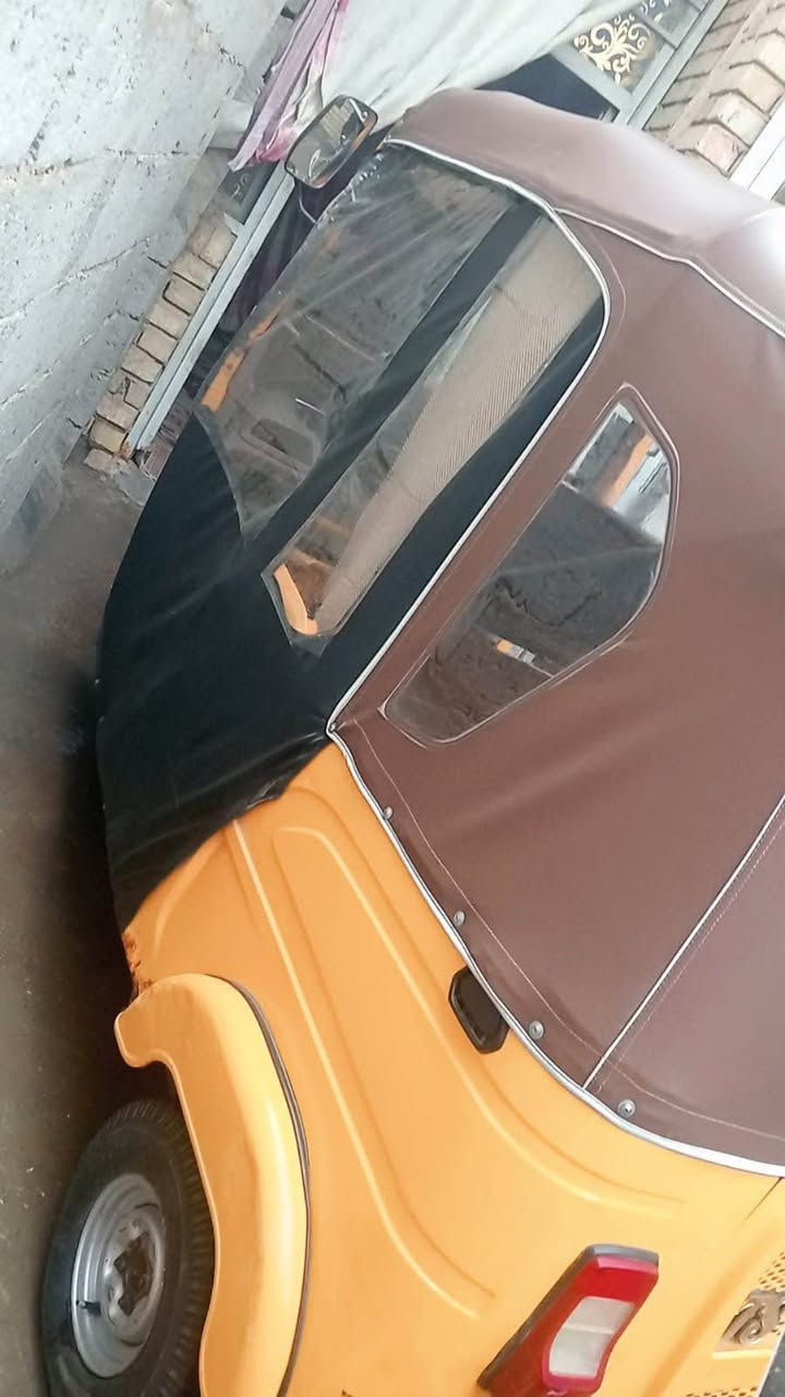 سلام عليكم تكتك مديل 21 نضيفة ومرتبه بدون ضربه مناقصه شي  مكينه مكفوله عنوان بغداد سبع قصور 
مكلف بنشر *********** بغداد, العراق
