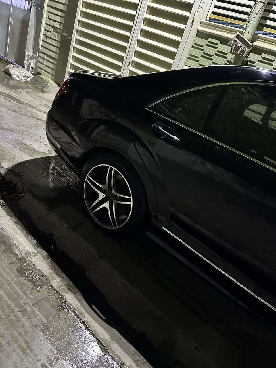 السلام عليكم 

مارسدس  VIP  للبيع 

حجم 550 موديل 2006 محدث 2013
مكفوله من كلشي فقط دعاميات والدوسات البلاستك مصبوغات لاغراض التحديث والسونار موجود 

مكينة وكير كفالة

ثلاجة خلفيه
تانكي مع المحتويات جديده
شديتلة منظومة غاز ايطالي

تمشي 480 كيلو متر ب 9 الاف دينار بدون ادوانز نهائيا 

صذر امامي مضبوط عربانة خلفيه جديده
كفاله السيارة

رقم بغداد وبأسمنا 
سنويه لغايةً 2029
فووول

بيع سريع
للتفاصيل
يرجى الاتصال او مراسله واتساب
***********
مكاني كركوك // مركز المدينة
