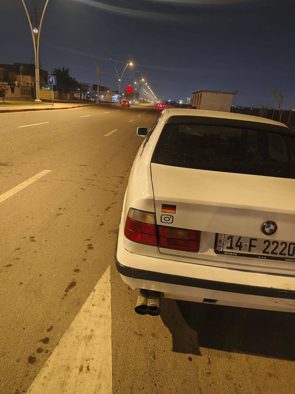 السلام عليكم 
بي أم 525
مكينه 20 مسكر فانوس 
كير ومكينه خير من الله
بصره سنويه30
تبريد ثلج 
فتحه ٣ طكات
لايت زنون 
بيها ضربه خفيفه ب جاملغ وباب مبدل
صبغ عام جماليه
سعرها ٥٣ وبيها مجال قليل
***********
بصره_ الزبير_ المربد القديم الزبير, البصرة
