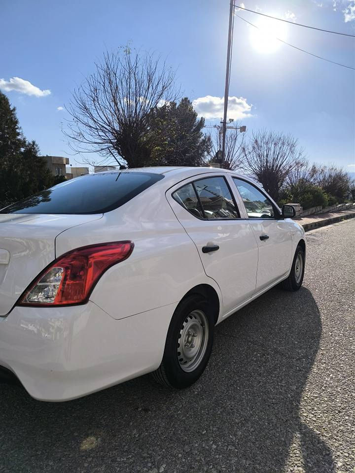 نیسان سەنی  2020
بێ بۆیاخ
 ، پێش و دوا کەپسە
تەنها کەمێک ساردی هەیە
تەنها 57 هەزار کیلۆمەتر ڕۆشتووە، 
هەموو شتێکی لەسەر شەریکە ماوەتەوە.
گێڕ و مەکینە بەشەرت 
 هیچ مەسرەفێکی نییە
 سەیارەکە.
سپێری دانەگیراوە.
سەنەوی تا مانگی ٤ ی ٢٠٢٦ تازەیە
110  و مامەڵە.
***********
*********** السليمانية, العراق
