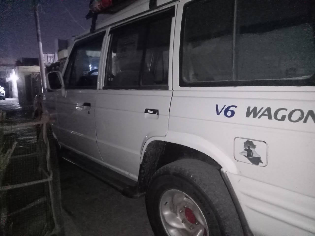 السلام عليكم كالوبر قنبوره للبيع
موديل 2000 مكينه بلاديه كير عادي
السياره بلاديه حلوه الداخل الفيني
الجام كهربائي أحله من الصور
الرقم شمالي بسمي تحويل ثاني يوم 
السعر 40 وبيهه مجال 
العنوان بغداد مدينه الصدر 
الانتصال والاستفسار عله الرقم ***********
