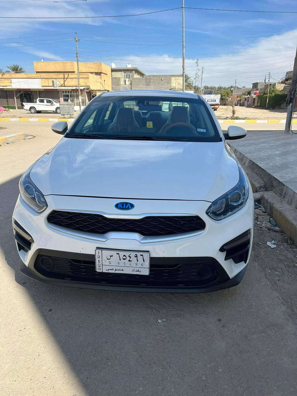 كيا فورتي 2021للبيع ماشية 41الف وارد أمريكي السعر135  تحديد مسار /🤖قيادة آلية /مثبت سرعة /مانع انزلاق /رادار 
السيارة جديدة مال جناي     نص فول مكينة 2000دوش       الشراي يتصل :***********
