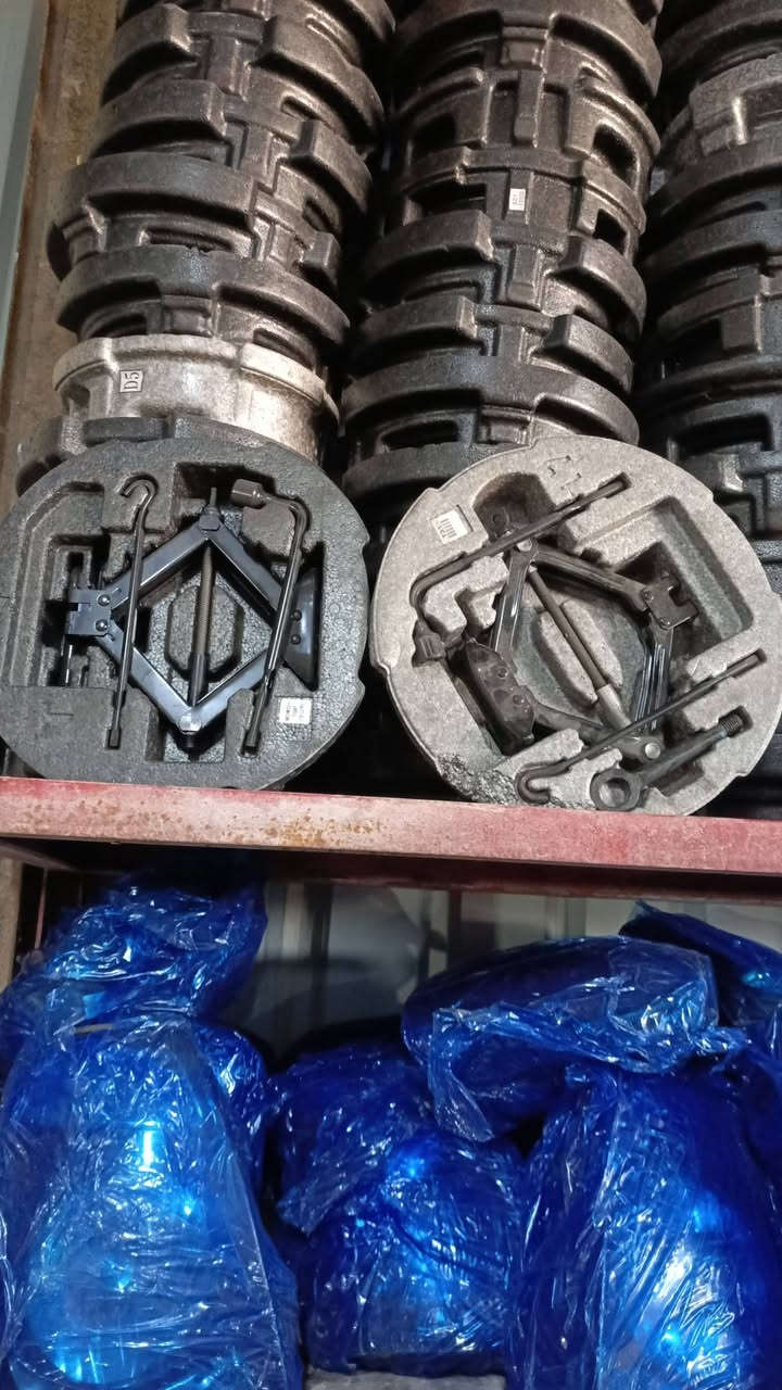 السلام عليكم
رمضان كريم عليكم 🌙🥰🌒
يوجد لدينا سبير طوارء + فلينة
للبيع اسبير طوارئ +فلينة   🛞🛞🚘🚘  جوكر جميع السيارات الحديثه
اللنترا    فورتي    سوناتا    توسان  كية  سيلتوس    كونا   اوبتما
الكوري
سبير طوارء +فلينة السعر 35
📞للاتصال بالرقم ***********
للإستفسار يوجد واتساب
