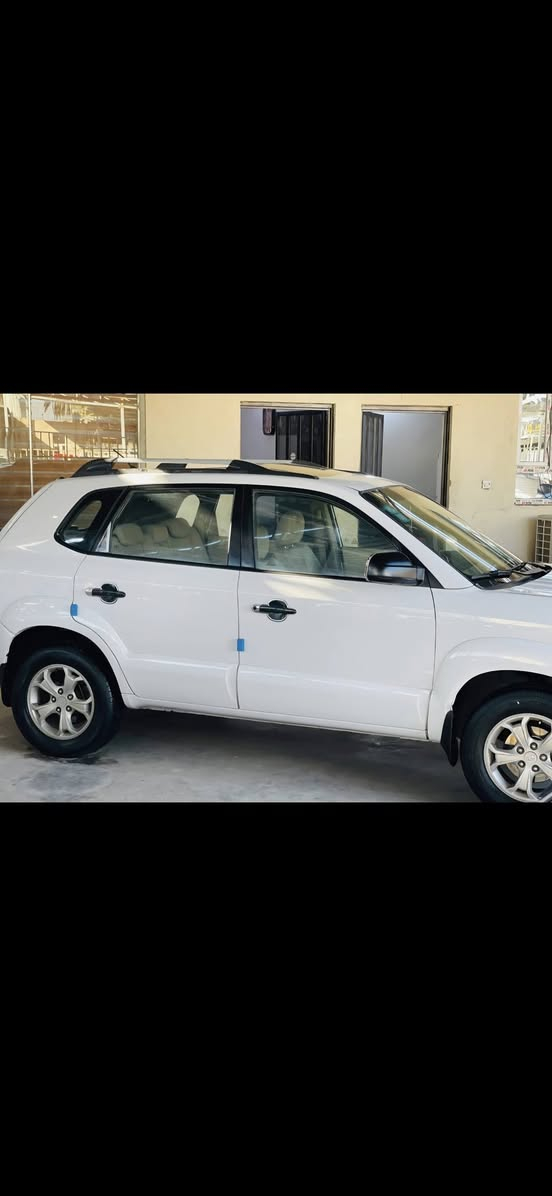 توسان2009خليجي رقم بغداد بسمي  السيارة فول موصفات عدة لبصمة محرك2000دوش كير ومكينة خير من الله تخم تاير صدر امامي وخلفي تبريد ثلج السيارة كاملة وجاهزة دينار ما تصرف عليهة بيهة الجنطة صبغ بدون دواخل ابد شرط السونار وبيهة هاي الكارت لي مئشر علي بل بنيد باقي السيارة كفالة والسيارة كلش حلوة وجديدة وكاعدة وتجي وتشوف بعينك 
(((السعر109وبيهة مجال)))
مكان السيارة بغداد المحمودية 
اي ستفسار0782959425
ملاحضة:: اقرة التفاصيل يلا تخابرني خلاف كلامي فلوس السونار اني ادفعة


**إذا كنت صاحب هذا الإعلان وتريد حذفه لأي سبب، رجاءا أرسل رسالة إلى الدعم الفني**