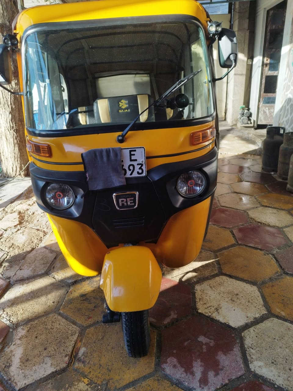 تكتك 22 شهر 7 مكفولة من ضربة وصبغ محرك كفالة ما مفتوح 
تكتك نضيفة كلش 1/1   عنوان بغداد حي النصر
سعر 9ملاين 400
 ***********
