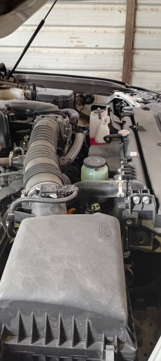 السلام عليكم الاندكروز موديل ٢٣ ماشيه ٤٤ تنفس طبيعي ساز مقفوله  بسمي مواصفات  اربعه بصمه أبواب كراسي كهرباء  مرايه شفط صندوق كهرباء  تحكم استرن جهدين ٨ يرباك  حساسات أمامي خلفي كراسي تبريد حاكيه   ثلاثه شاشات طبيق رقم وهزه جديده السعر ٦٥الف دولار  وبيه مجال رقم الموبايل ***********
