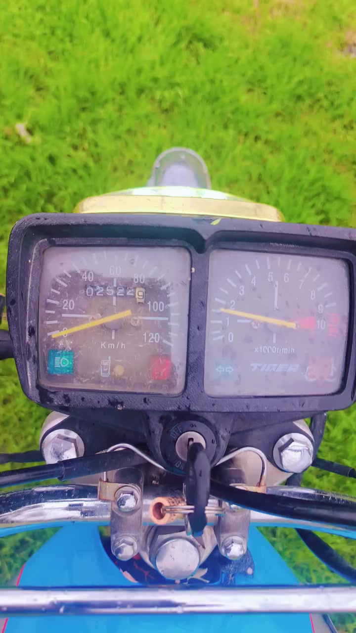 دراجة على البلاد مكينة مامفتوح لاصرف ولابخار 
كهربائيات كامل مابي عيب واحد دراجة احله من الصوره 
السعر475قفل  ***********
