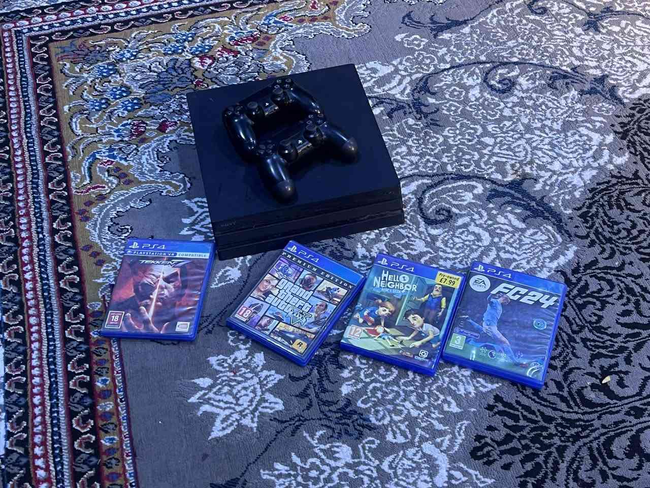 سلام عليكم عندي بلي 4للبيع
مستعمل قليل 
سعر 300
رقم ***********
