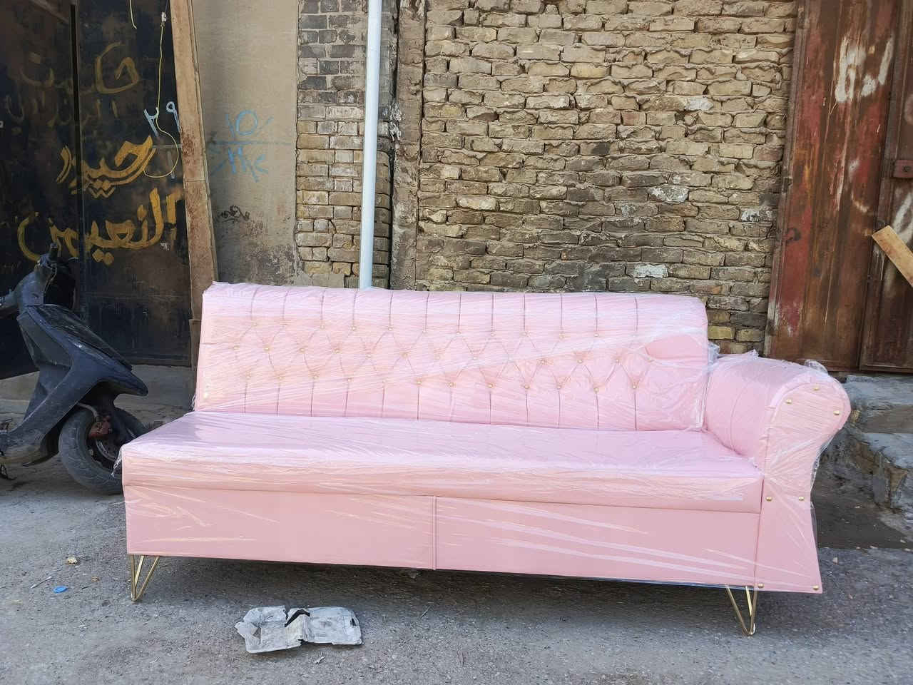 🪑✨ تدور على مصاطب استراحه  راقيه وجودة تعيش وياك سنين؟

📢 اليك  تشكيلة جديدة من الموديلات – ذوق عالي وتصاميم مميزة ترضي كل الأذواق!.

📦 

🔨 خامات قوية – تنجيد فخم – شغل مرتب – نجارة قوية ومتينة  🔥
والاسعار حسب الموديل والقياس
سعر المتر. من 60الف....الى٧٥... وحسب الموصفات

#مواصفات_التخم

#القماش تركي اصلي
 (جميع انواع الاقمشة والجلد  والالوان متوفرة)
#الخشب جام روسي للهيكل
#وخشب الجام الالماني للارجل 
#الاسفنج للضهر والجوانب مميز اول
#والمقعد سبرنك يعني راحه وليونه ١

العنوان #بغداد_ شارع الرشيد.. 

📞 للاستفسار والطلب***********]
