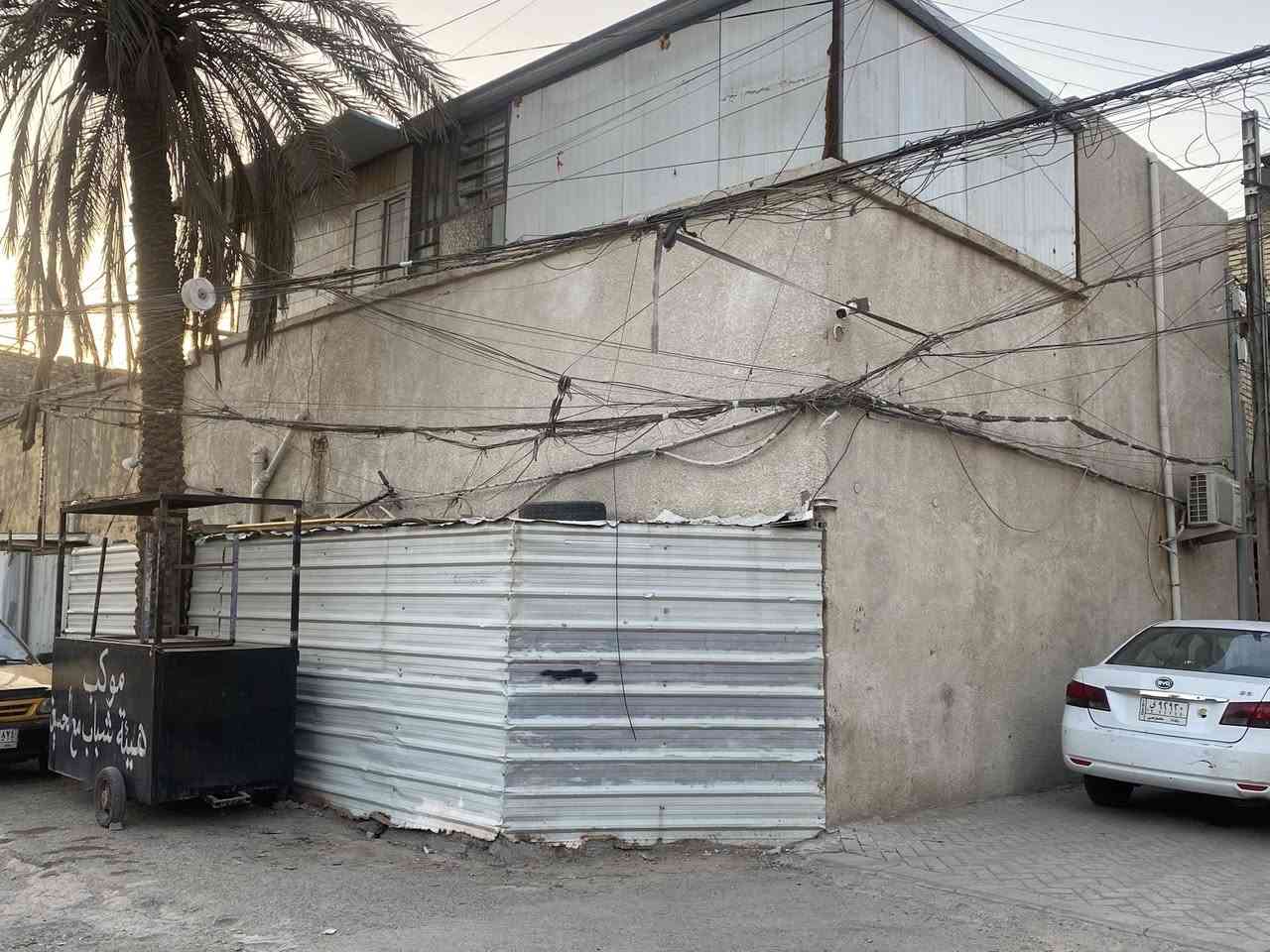 بيت للبيع مساحته 72 ركن عله ساحة ،مدينة الصدر قطاع 7 قرب ساحة مظفر ***********
