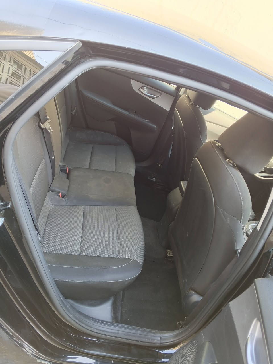 السلام عليكم فورتي للبيع 2023 مثل ما موضح بل فيديو على ضرره من امريكه محكوكه من بره بس من الداخل اي شي ما بيها ابد السياره مال مره رقم بغداد هزه جديده تحويل ثاني يوم صارله 8اشهر من طبت السياره السمكري كملهن بس الصبغ عال يشتري مغلفيهن فابلون بگلايتات الجامات مكسورة والايت صفحة اليسرة الجامة مكسورة سعرها 140 وبي مجال مكاني بغداد المنصور للاستفسار اكثر رقم الهاتف ***********
