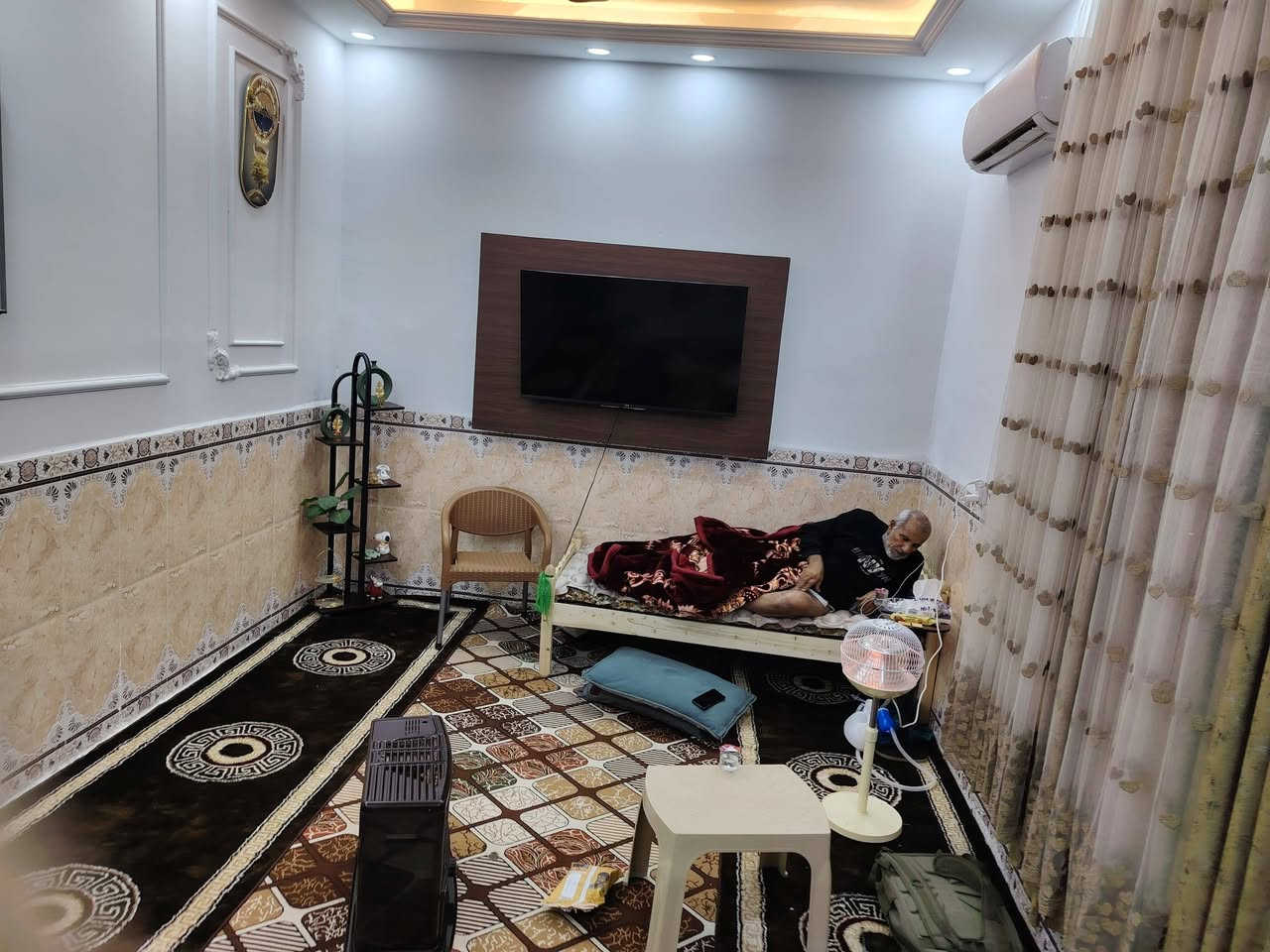 سلام 🙋‍♂️ عليكم

#دار_مساحه_100_م  
 بطن ركنين
طابو زراعي سند ٢٥ 
حجي حسن الثانيه بظهر المكتب القديم
صب كونكريت مسلح بناء حديث
السعر (66)
الاستفسار اكثر الاتصال (***********)
