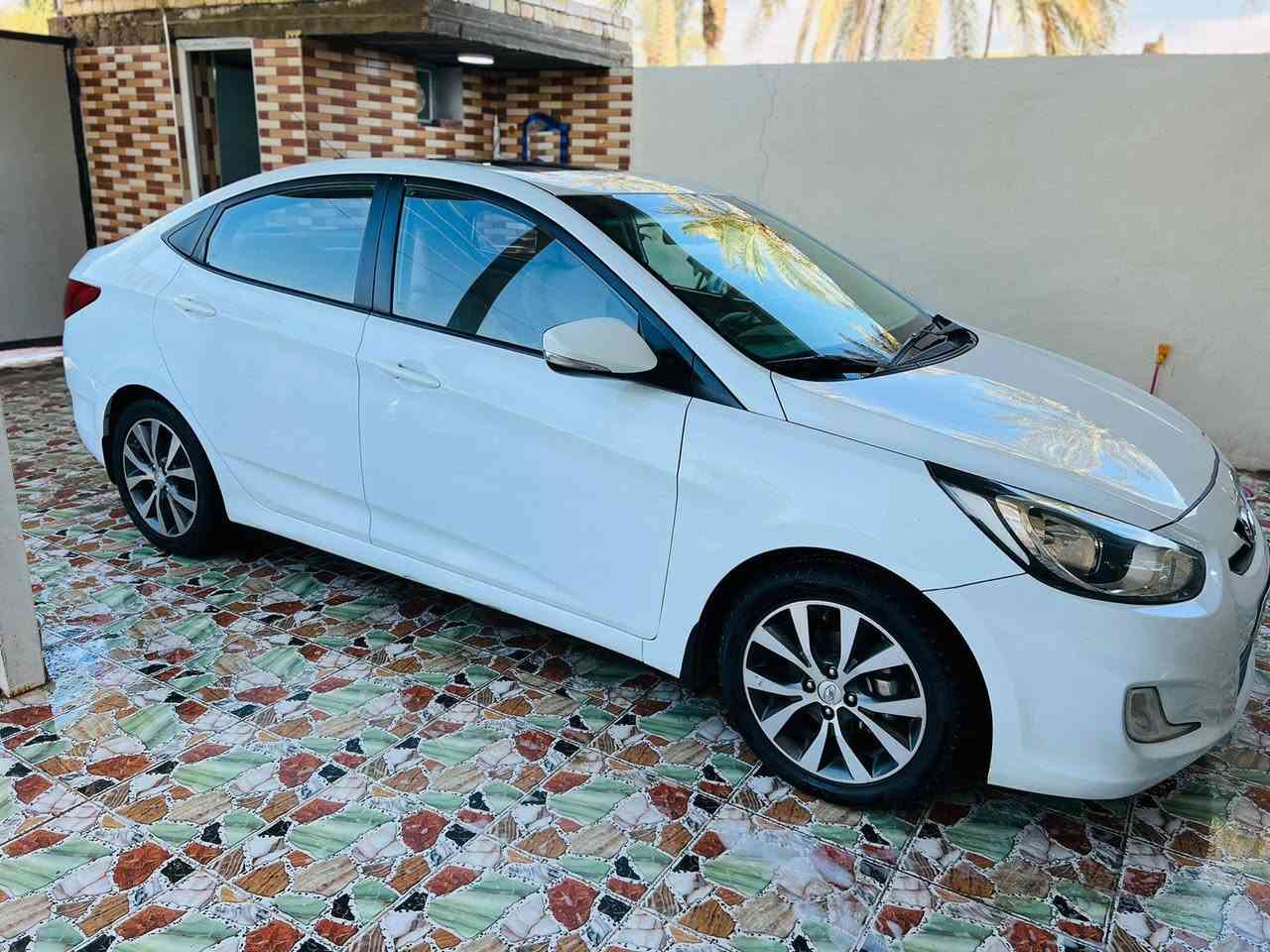 اكسنت 2015 خليجي فول 
كفاله عامه 
محرك 1600 
مكاني كربلاء للاستفسار اتصل ***********
