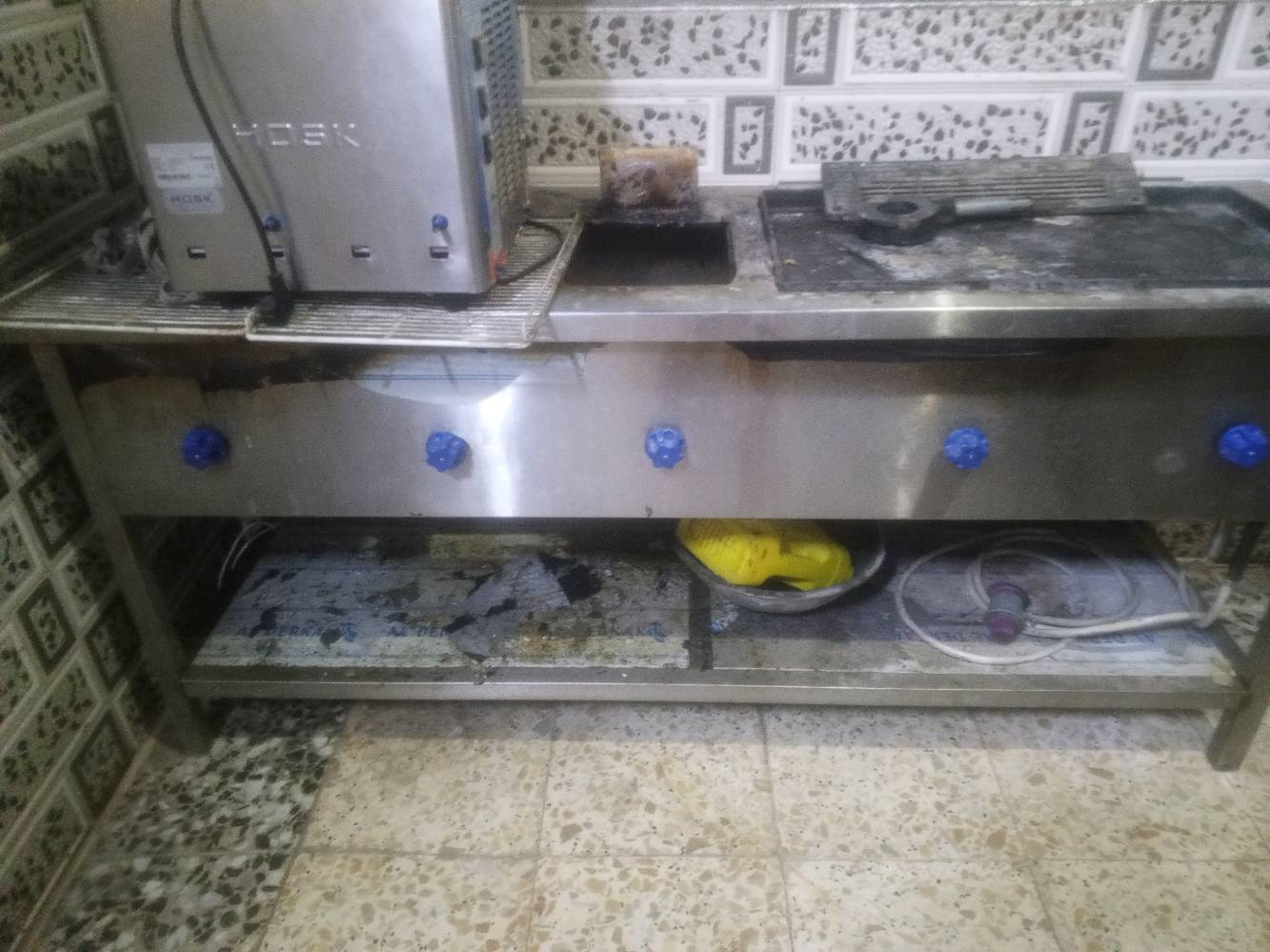 سلام عليكم غراض مطعم نضيفه للبيع وبسعر مناسب تريد ابيعلك كوم تريد ابيعلك قطع مكاني بغداد الشعله هاذ رقمي واتساب اتصل وبيك خير وادلل مستعجل حيل ع بيعتهن عدي ضرف اشراي هاذ رقمي واتساب ***********