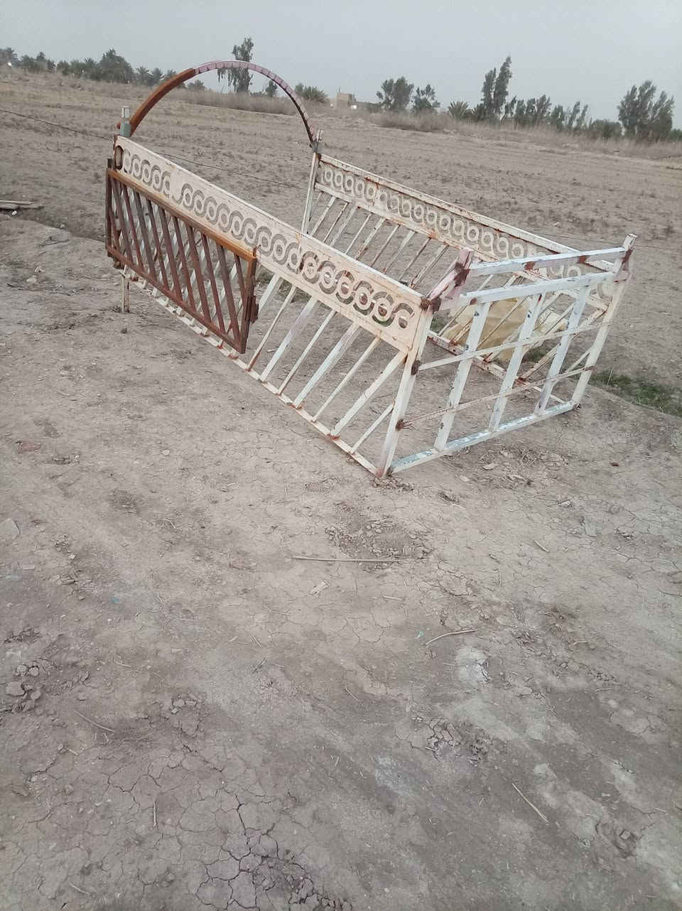 اسلام عليكم عندي محجر مال كيا بنكون البيع 7 جنكال المكان جسر سابع سعر١٧٥ وبي مجال رقم ***********
