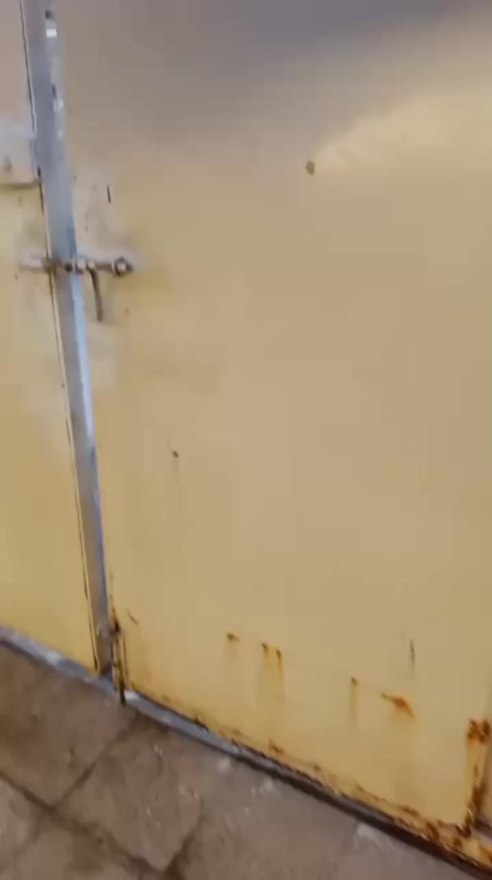 بيت للبيع في حي المنتظر 110
#المساحه 100 مربع مكوناته غرفتين ومطبخ وحمام 
#المنطقه بيها تبليط ومجاري كامله 
#للاستفسار اكثر اتصل بالرقم 
0773287255


**إذا كنت صاحب هذا الإعلان وتريد حذفه لأي سبب، رجاءا أرسل رسالة إلى الدعم الفني**