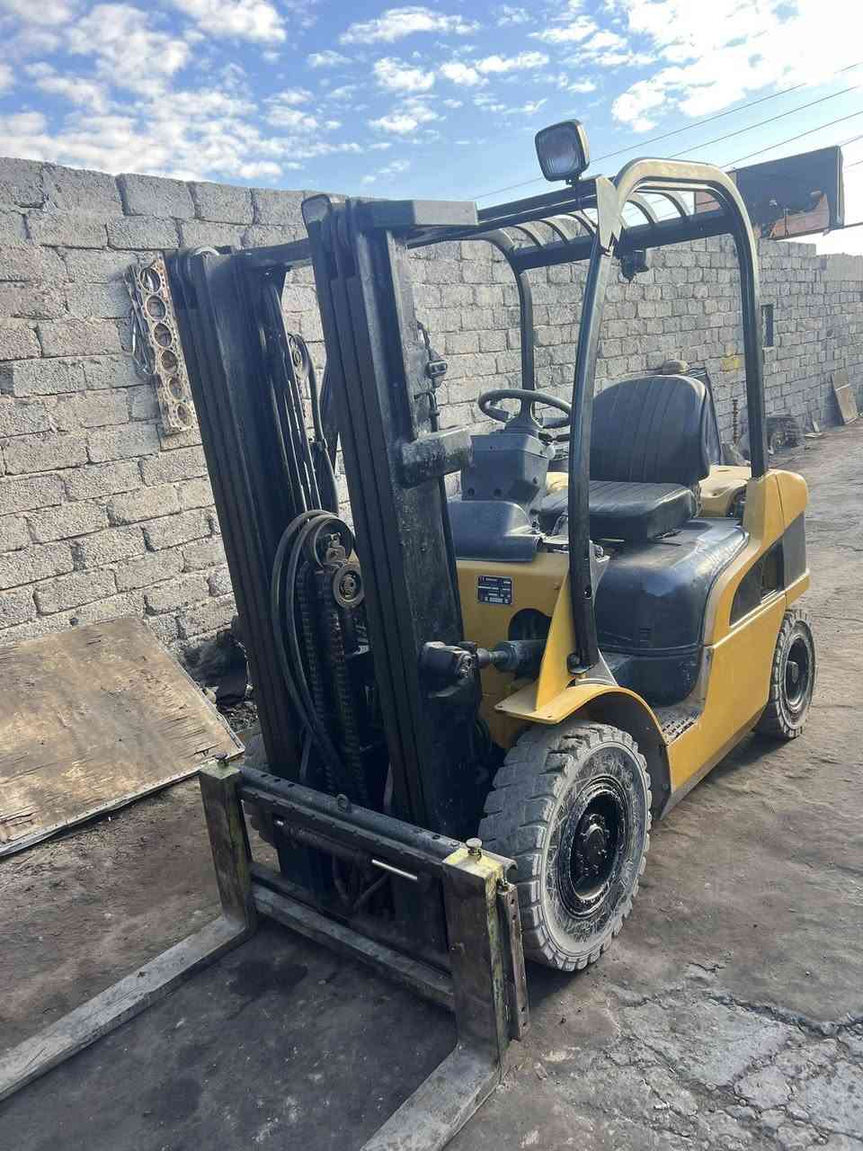 للبيع رافعه  CAT  حديث جديده بمعنه الكلمه ***********
