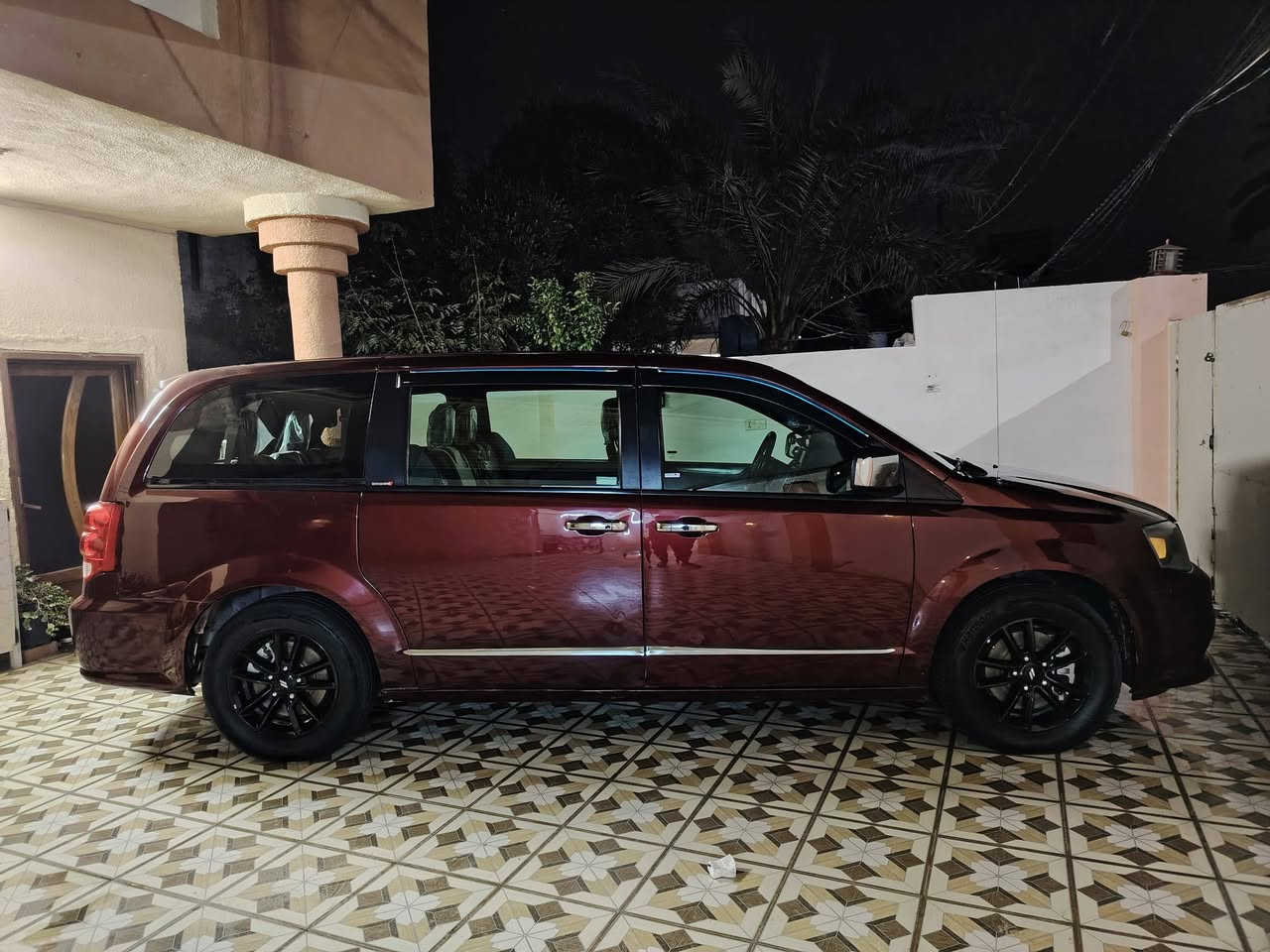 السلام عليكم ورحمة الله وبركاته
دوج گراند كرفان كرزي 2019 امريكي GT بلاك اديشن ويل اسود🖤
______________
رقم بغداد الدولي شرط تحويل ثاني يوم
______________
حساسات خلفيه
بصمتين اني مسويلها الثانيه
كشنات جلد اسود مطرز احمر
كشنات هيتر وتحكم كهرباء جهتين
ستيرن هيتر
مري هيتر
تبريد منفصل مناخين ٣ قطع
فرس قمارة
ابواب كهرباء
جنطة كهرباء
٩ سماعات دمام خلفي بلادي 
شاشة اعطال 
تحكمات ستيرن كامله 
مراية تعتيم 
٦ جامات كهرباء 
بردات خلفي 
______________
السيارة مال جناي مو مال خط يعني استخدام شخصي من الدوام للبيت ومصروف عليها/ ضايف عليها قياس ضغط تايرات/ عليها برمجة فتح سرعة وبرمجة مراوح / منظومة غاز ٨٠ لتر عليها ادامة كامله + محرك علية ادامة قبل فترة / بجم زنون عالي ناصي /ارضيات حوضيه ارز لاين اليعرفهن يعرف سعرهن+جنطة مغلف جلد / مغلف كشنات جلد فوگ البلادي لونين / بيها سبير فوگ البلادي / بيها فتحة مال فيت بم/ گير تفصيخ قبل فترة شديته مال گصة /محرك مكفول لاتبديل لا فتح ادير الها احسن نوع دهن
_____________
حادث موضح بالصور بيها صبغ فقط جوه بالباب الخلفي جهة صدر بيها تكحيلات وبارد ماشيه (88) ألف ميل السيارة الحمد لله مابيها مصرف دينار
وبالعافية على الياخذها

السعر (200$) وبيها مجال ان شاء الله

*********** واتس اب او اتصال
