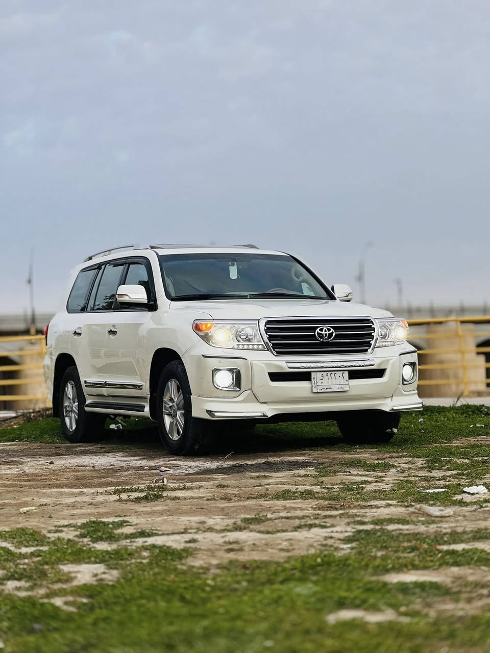 سلام عليكم السعر 388 ورقه 
لاندكروز 2015 كفاله عامه حتى الدعاميات ع ايدي من 2016 لحد لان 
نظافه 100/100 رقم بغداد بسمي 
مواصفات 1/1 
تحكمات ستيرن 
فتحه بسقف سلايد 
تشغيل بصمه 
تشغل عن بعد 
شاشه كبيره كامره خلفي  
كشافات امامي 
مكينه 6 مامفتوحه ع شركه
كير مامفتوح ع شركه 
داخل نظيف جدا  بواضع لوكاله
مكاني بابل 
للتواصل ‭٠٧٧٥ ٩٢٥ ٩٦٥٨‬
