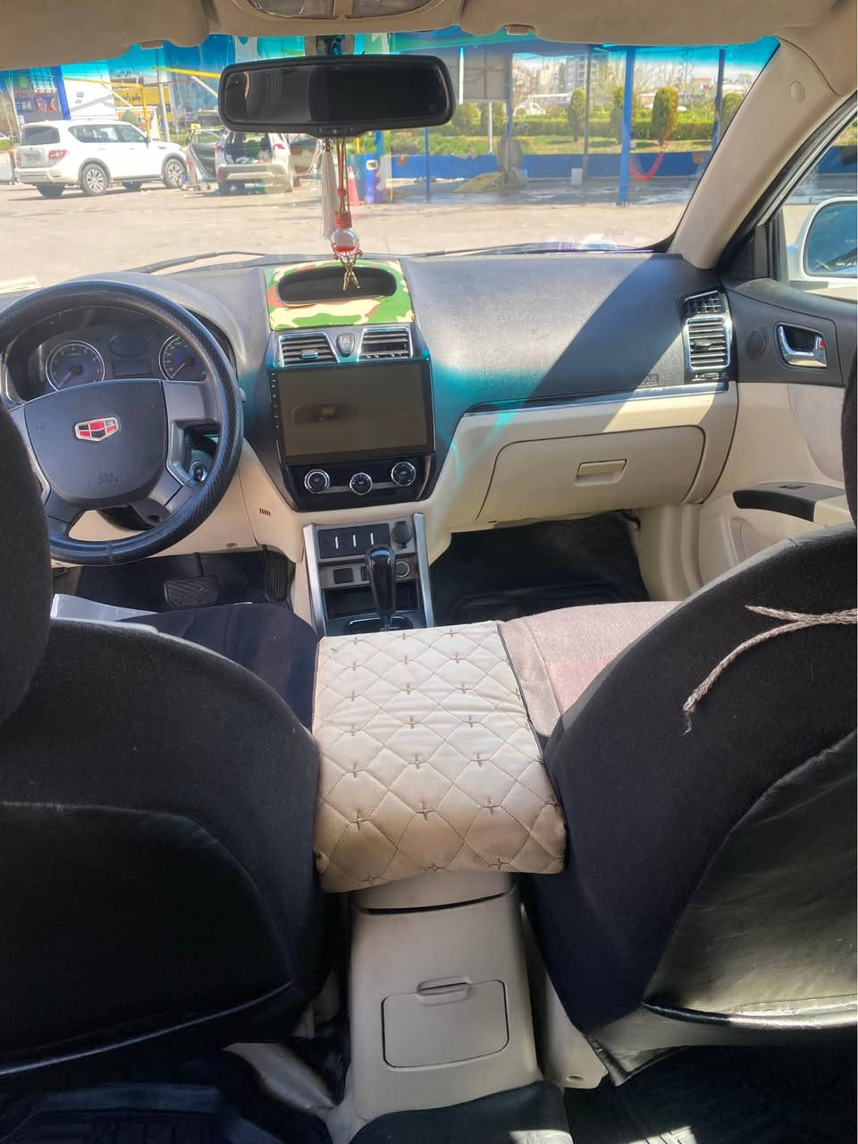 جيلي امكراند 7    2016 كير مكينه كامري20 شاشه ايبات  سعر 69 مجال.   *********** واساب أربيل, العراق
