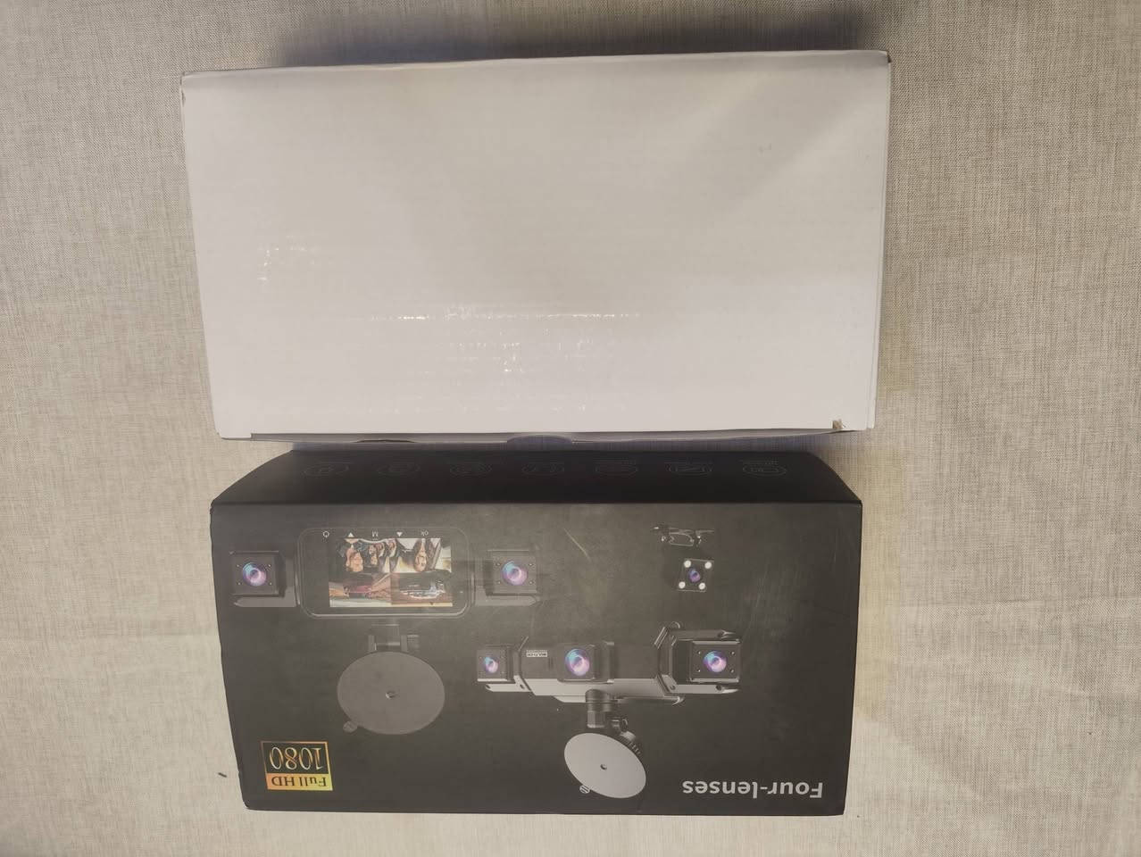 ماركه من الديج ال معروفه غنيه عن تعريف تشتغل شحن
منفذ تايبسي مثل ما واضح بلفديو
داش كام 4 كامرات رئيه ليليه
 بلشعه تحت الحمراء واي فاي نظام تحديد المواقع 24h شاشة ركن السيارة 4 عدسة HD 1080P مسجل فيديو APP التحكمم
سعر 55 غير قابل لتفاوض جديده
اخر قطعه باقيه


**إذا كنت صاحب هذا الإعلان وتريد حذفه لأي سبب، رجاءا أرسل رسالة إلى الدعم الفني**