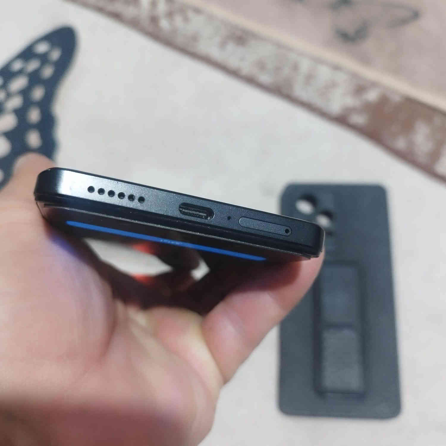 ريدمي نوت 12برو بلس 5Gذاكرة 256جهاز نظافه 100/100جهاز عملاق يشغل الالعاب باعلى دقه وشاشته سوبر اموليد عاليه الدقه تدعم 120هيرتزوسماعات الجهاز ستيريو دبل سبيكر وكامر روعه يصور بدقه عاليه يصور بدقه 4K الجهاز جديد ومكفول
مكاني البصرة الحيانيه 
***********
السعر 200 البصرة
