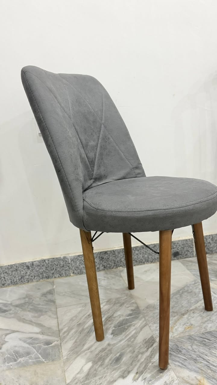 السلام عليكم 
عندي ميز طعام نظيف جدا جدا اي شي مابي  يتكبر ويتصغر يعني شي فعلا مرتب 
ويا 6 كراسي ونظافتهم واضحة 
اريدة 175 وبي مجال للشراي 
مكاني بغداد وماعندي توصيل 

جماعة 100 الف لتدخلون خاص رحاءا


**إذا كنت صاحب هذا الإعلان وتريد حذفه لأي سبب، رجاءا أرسل رسالة إلى الدعم الفني**