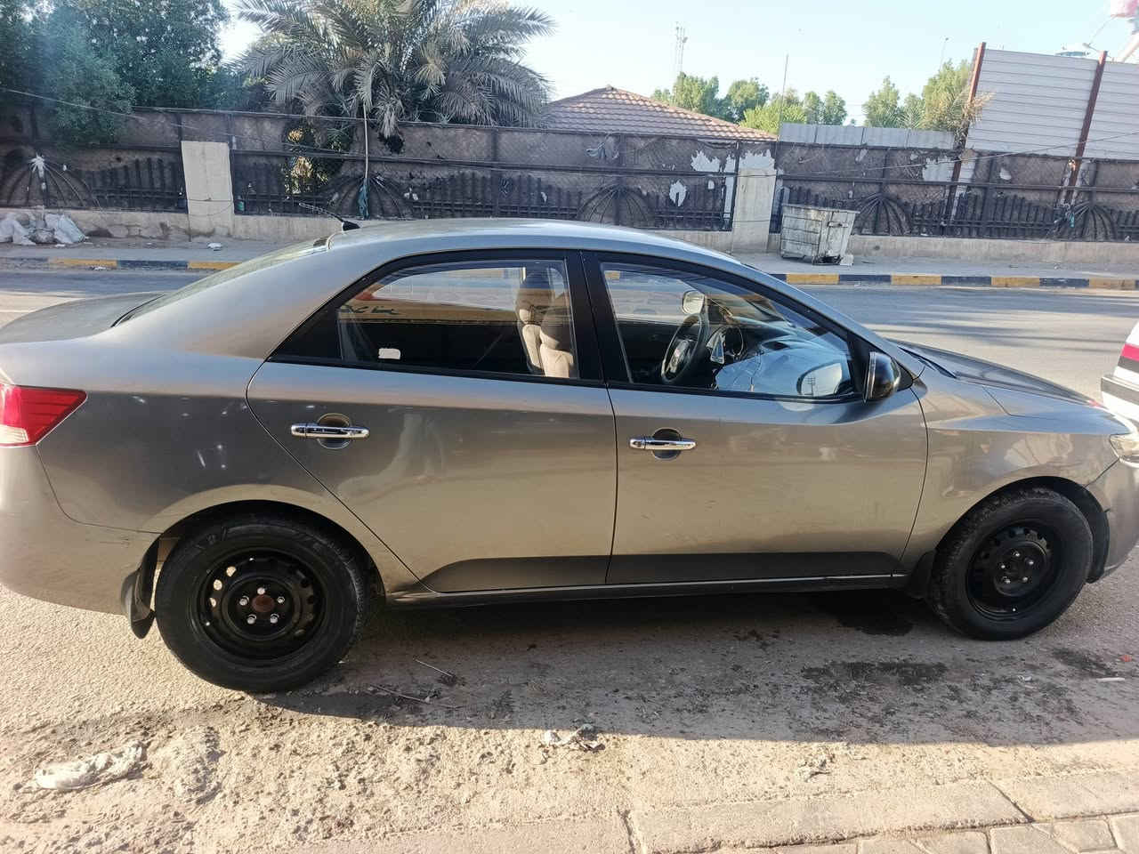 سلام عليكم 
سيراتو للبيع مديل 13 فقط بارد بيها والباقي كفاله عامه 
مكينه وكير وتبريد وتدفه حداديه كله كفاله بسم كردي 
المكان النجف *********** 
 السعر ١٠٠ مع المجال
