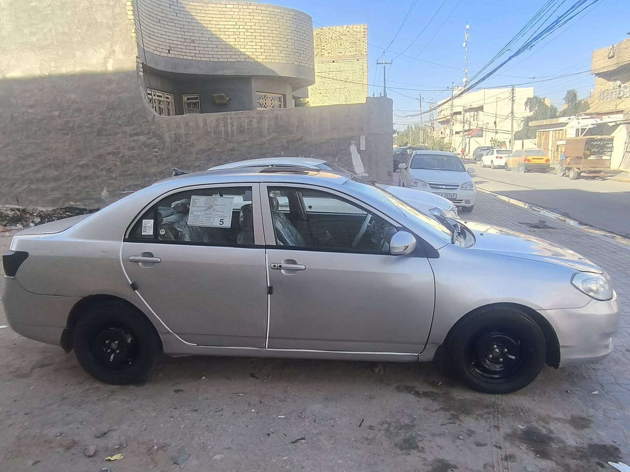 سلام عليكم
سياره BYD موديل2013 
لون صدفي
تحويل ثاني يوم
عنواني كربلاء بحي الحر
سعر 52قفل وللشراي بيها مجال
***********
