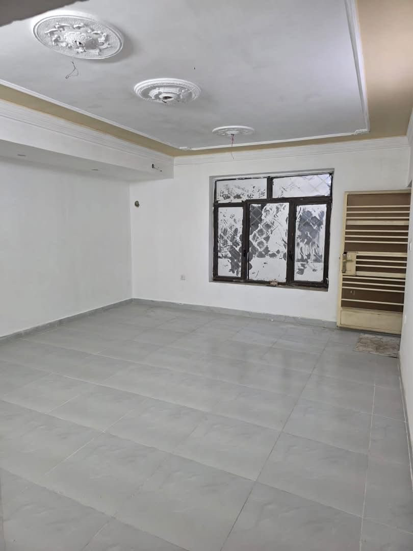 📢 منشور رقم: ((634))
💎 للإيجار في السيدية 💎
🏠 مكتب المتحدة للاستثمار العقاري
بيت طابقين  مساحة 150متر           

يتكون من:. مدخلين
💠  غرفتين نوم 
💠 صالة واسعة
💠 مطبخ 
💠 خدمات
💠 موقع العقار السيدية مربع ال ٤٠٠  
💠بدل الايجار ٨٠٠ الف
————————————
📞للاستفسار:☎️ ***********
***********
📍 موقع المكتب:
 السيدية – قرب  مجمع السفير
