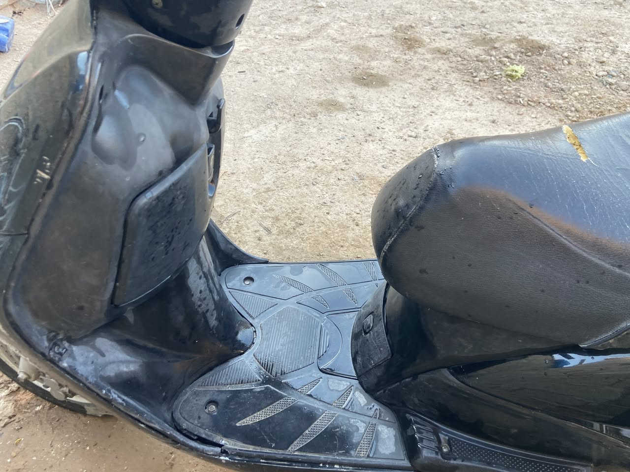 السلام عليكم 
ليدي حديث للبيع شغال مابي اي شي عايزه تاير خلفي وبوربرنات اكسل 
للاستفسار خاص او ***********
