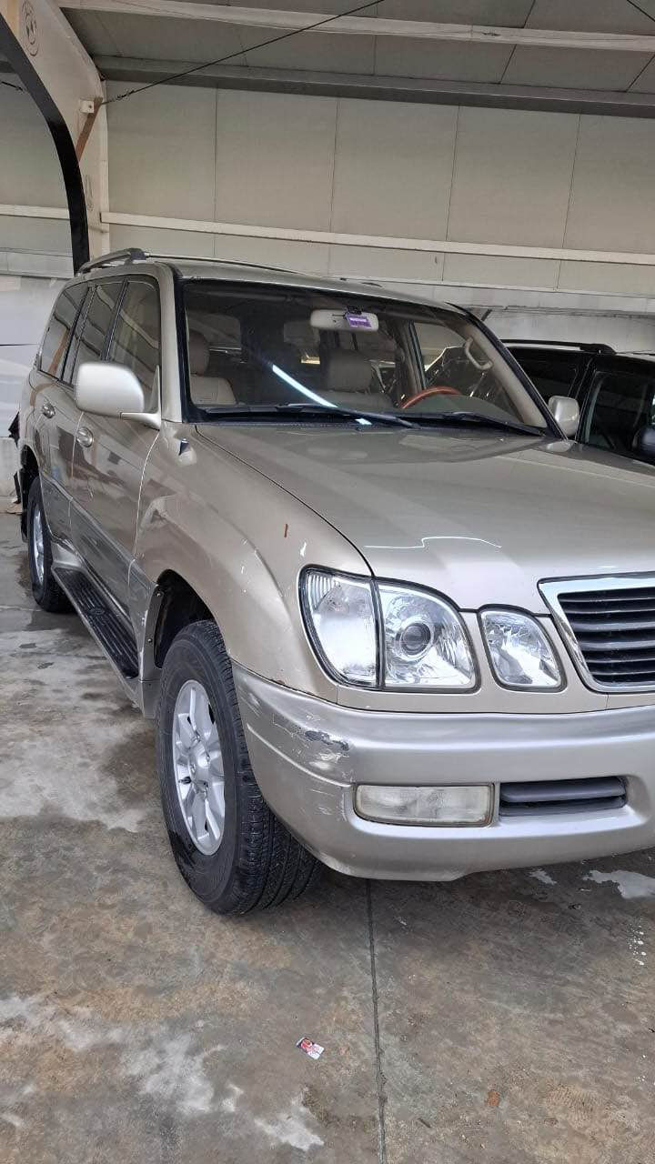 ***********
مۆدێل٢٠٠١ فول فول مواسەفات 
بێ ڕەقەمی دوبەی ساغە
یەک پارچەو پەڵەیەکی بۆیاخە
گێڕ و مەکینەو کارەبی بە شەرت 
ماڵی مەدەنی نییە بە شەرت
*********** السليمانية, العراق
