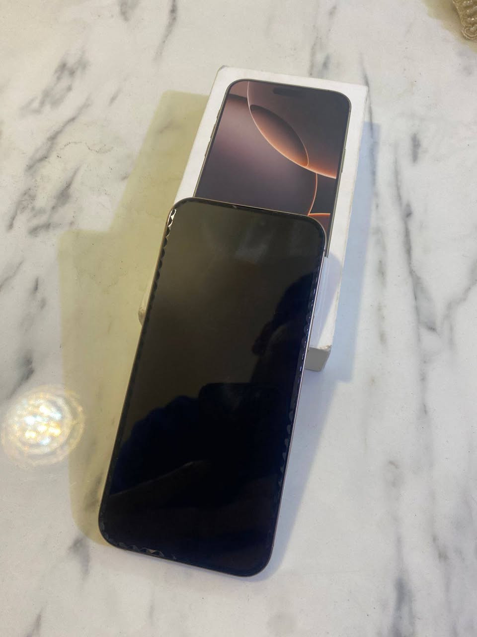 السلام عليكم ايفون 16 برو ماكس 256
نظافه 100 
ضمان ABM 
السعر 1350 
بطاريه 96
دورات الشحن 269 
السعر  1350 
المكان المنصور او حي الجامعه 
الرقم *********** واتس فقط
