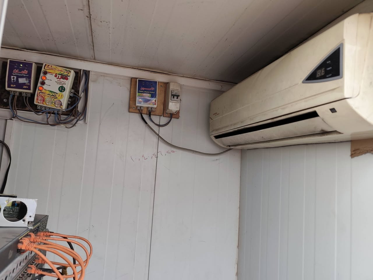 السلام عليكم..
تحيه طيبه..
برج منصوب للبيع في محافظة النجف الأشرف مركز المدينة 
حديد 35 إيراني 15 متر
كرفان بأبعاد (1×1.5×2)
سبلت حجم واحد طن
سكترات ubnt زاوية 120 عدد 3
روكتات عدد 3
اومني + متل 5G
عاكسة مكزيما 850 + بطارية 150 
سويج 1G
بور سبلاي 30A 
باچ بنل 1G
وكل ذلك موضح بالصور

قيم السعر بما يرضي رب العالمين وما نختلف إن شاء الله 
للتواصل واتساب (غير متواجد على الفيسبوك)
***********
