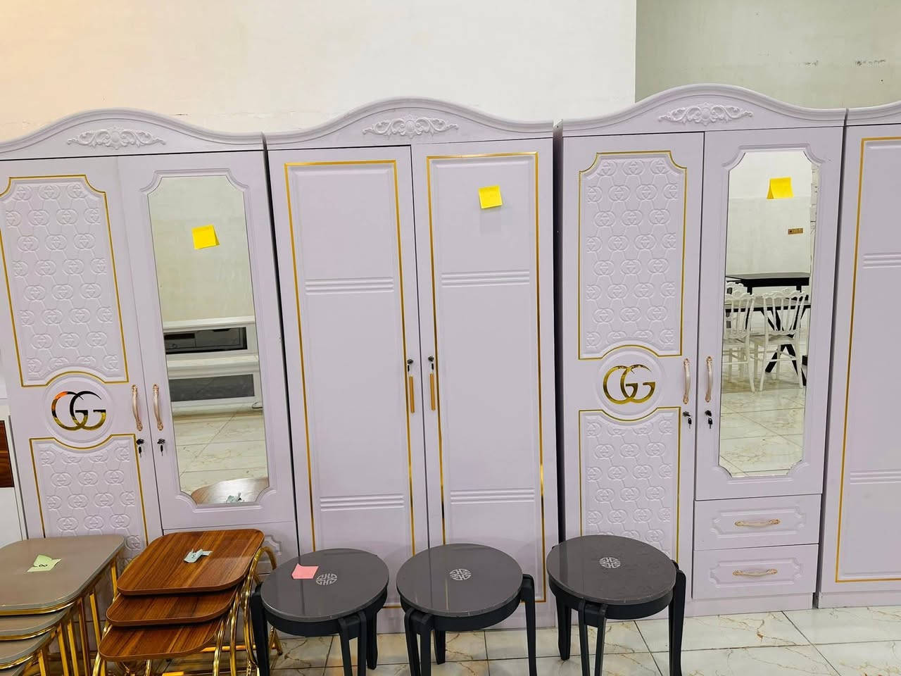 اهلا وسهلا بكم زبائننا الكرام نقدم لكم مجموعة متنوعة من الأثاث الحديث بأنسب الأسعار للحجز مراسلة الصفحة متوفر توصيل ***********
