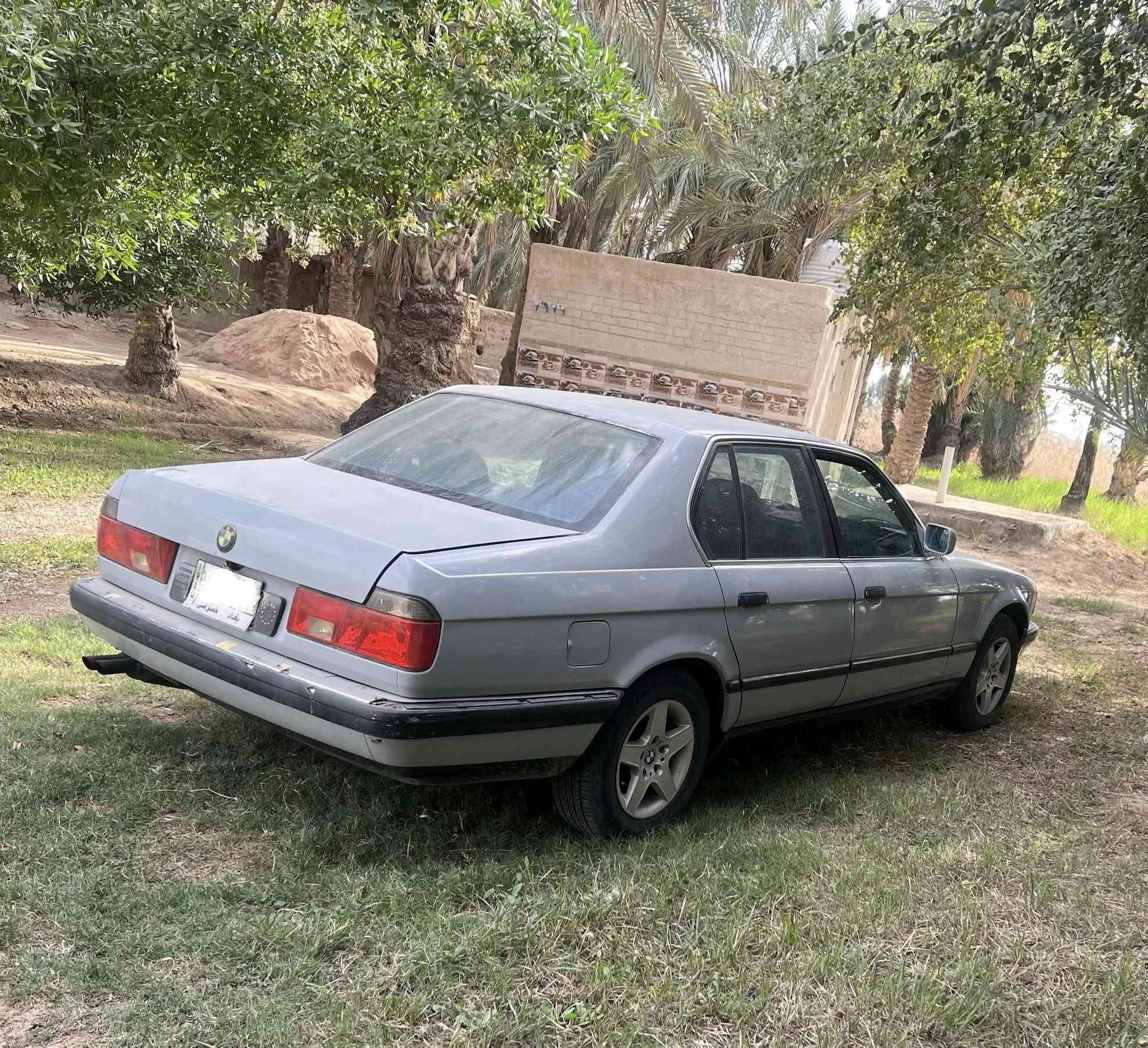 سلام عليكم  735  موديل 91  للبيع  سياره كير ميكنه نضيفات  كهربائيات كله شغاله حداديه اماميه جديده خلفيه تريد قاعده دبل خلفي  رقم بغداد تحويل او وكاله 
المكان سماوه السعر 40 وبيه مجال ***********
