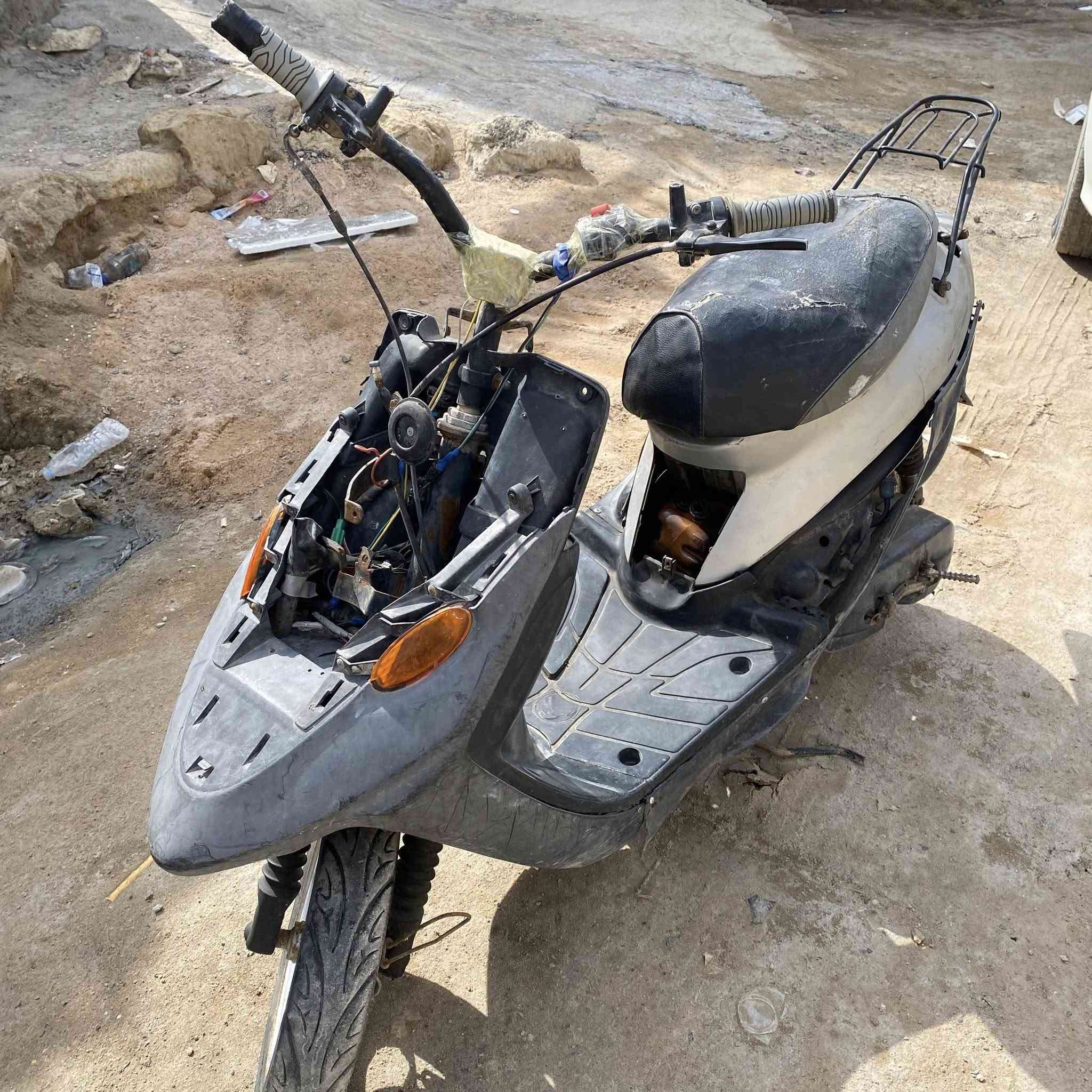 دراجة بيجي
الدراجة شغالة دك هندر گبل واطلع 

الكابريتر نضيف لايت شغال وبك لايت 

140 وبيها مجال


**إذا كنت صاحب هذا الإعلان وتريد حذفه لأي سبب، رجاءا أرسل رسالة إلى الدعم الفني**