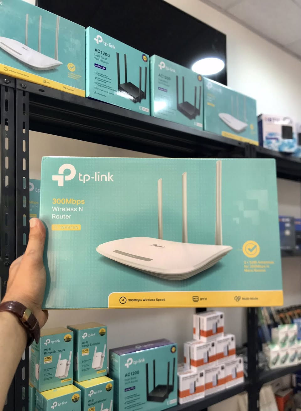 📲 تمتع باتصال إنترنت أسرع مع راوترات TP-Link الأصلي

✅ تغطية قوية: إشارات Wi-Fi واسعة لجميع أرجاء المنزل أو  ￼￼المكتب

✅ أداء عالي: سرعات فائقة لتصفح سلس وبث بدون انقطاع

✅ أمان متقدّم: حماية بياناتك مع تقنيات التشفير الحديثة

✅ سهل الإعداد: إعداد سريع في دقائق بدون تعقيد

🛑 ( كل ما يخص عالم الأنترنيت الحديث متوفر لدينا ) ✔️

 🛑 أسعار منافسة وجودة مضمونة من TP-Link 

🔹عنوان / ديالى : بلدروز / سوق بلدروز / داخل كراج الرفات القديم / مركز محمد .

للأستفسار مراسلة الصفحه أو الأتصال :

 *********** ☎️

تتوفر خدمة توصيل لجميع الأنحاء 🚚 🌎 .
