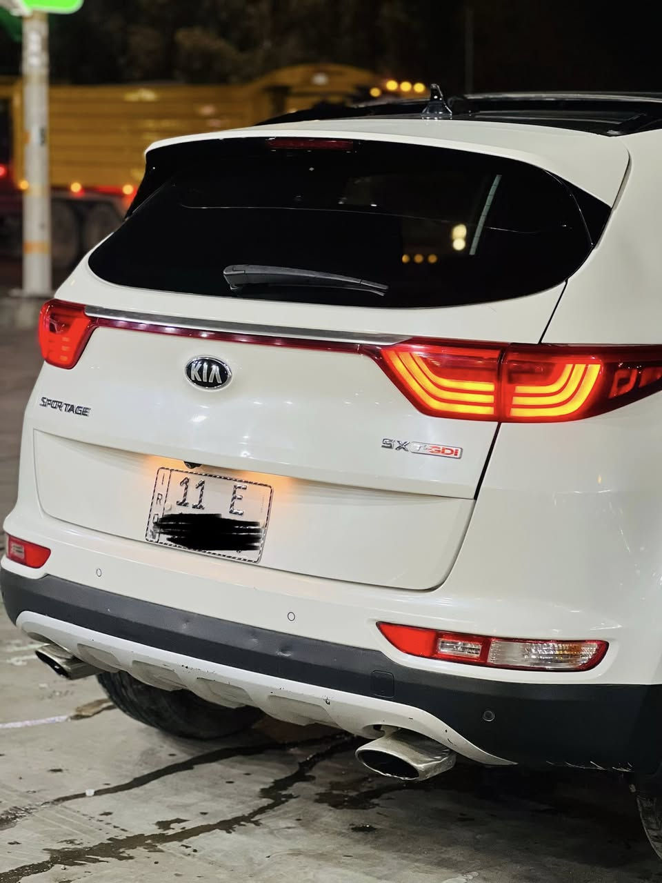 السلام عليكم سبورتج جي تي لاين اعلى فئه موديل 2018 بغداد رقم نكليزي رقم وسنوية وهزه جدد السعر 124 وبيه مجال 
الموصفات 
بصمه
بنراما 
داخل جكليتي 
مري شفط زراد لايت حساس امامي خلفي 
نظام ترحيب 
كشنات تدفى تبريد وجلد لادارات امامية وجانبية صندوك كهرباء وشفط سايد بريك بصمه فور ويل بريك وتو سايد بريك دكمه تبريد ثلج يدات نيكل بلاد شاشه بلاد وكامرة لايت زنوب بلاد ولد امامي خلفي ماشية 78mi مري شفط تحكم ستيرن جهتين وتدفى شفتات رياضية  
ملاحظة السيارة مصبوغة عام 
عنواني بغداد ممتواجد ع فيس وتساب موجود 
***********
