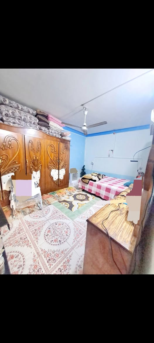 بيت ٢٣٠متر زراعي السعر ٧٥ وبي مجال
بداية شارع حجي كشكول باول فرع صبابه مكان جدا قريب يحتوي غرفتين صاله مطبخ هول صحيات ترك 
واتساب ***********
